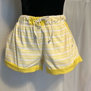Lululemon Play All Day Twin Stripe Sizzle Yellow White Athleisure Cuffed Short